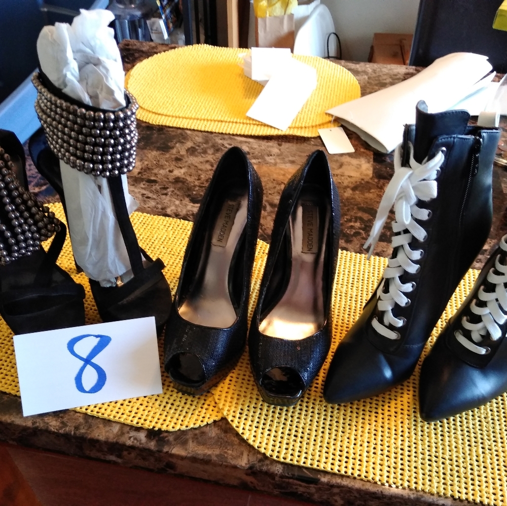 Boots/shoes - Picture 2 of 2